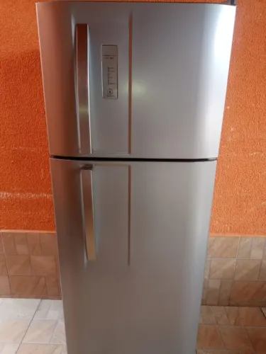 Refrigerador Electrolux Frost Free 310 litros 220 volts Funcionando perfeitamente