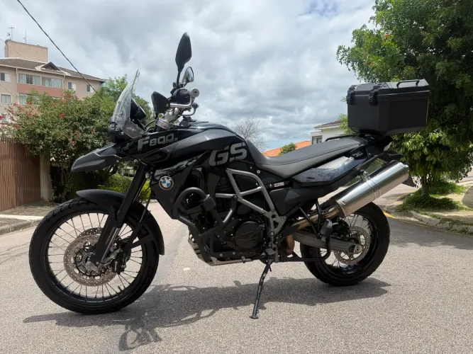 BMW F800GS Triple Black em ótimo estado de conservação e baixo Km