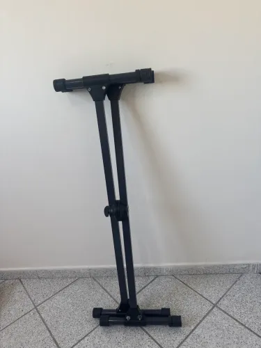 Suporte de teclado em X - preto, dobrável