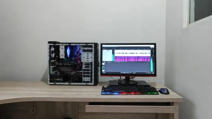 Estação de Trabalho em L 1,92m - MDF - 2 Suportes CPU - OPORTUNIDADE R$75 - Usada