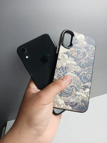iPhone XR preto, 77% de bateria, em ótimo estado
