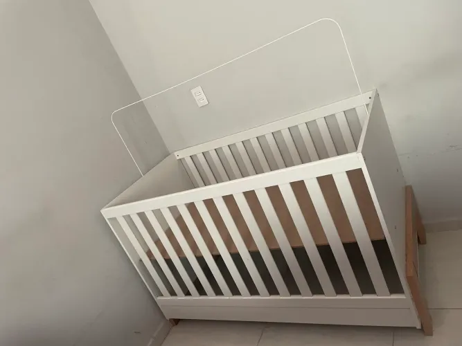 Vendo berço semi novo , minha filha usou apenas 8 meses. Passo cartão , apenas retirada
