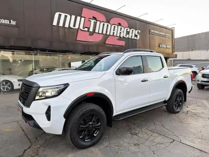 Nissan Frontier Pro4x CD 4X4 2.3 Bi-TB Die. AUT 2025