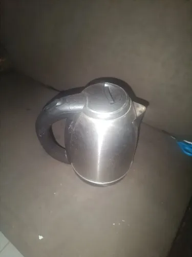 Chaleira que esquenta água pra café