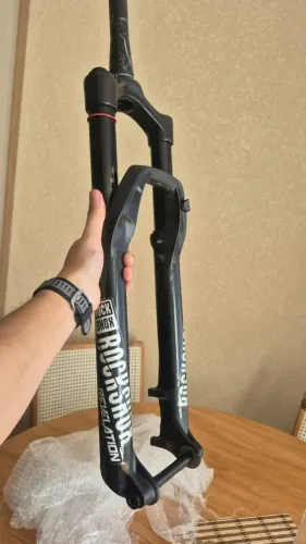 RockShox Revelation RC 29" Debon Air Tapered Boost