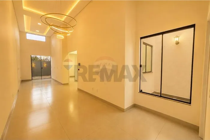 Casa com 03 quartos e 02 vagas de garagem no Jardim Cooapgro em Toledo-PR!