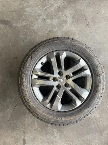 RODA COM PNEU FIAT TORO 225\65\17
