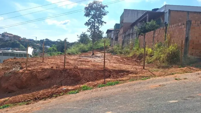 Vendo Lote 300m2, Bairro Juliana 