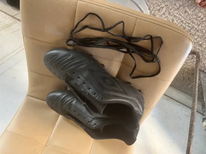 Chuteira UMBRO para Campo - ORIGINAL