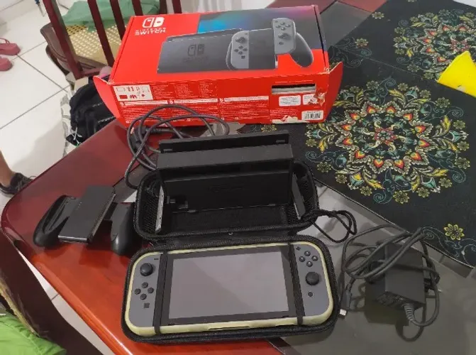 Nintendo switch V2 semi-novo (Troco por PS4)