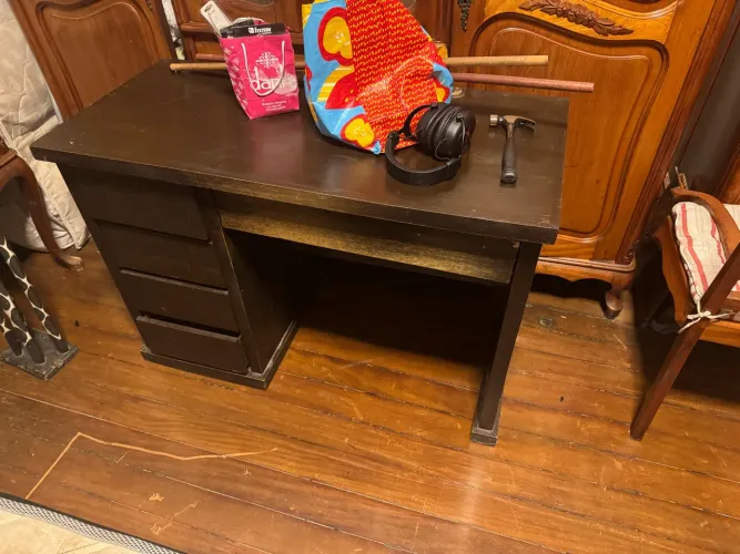 Mesa de madeira maciça