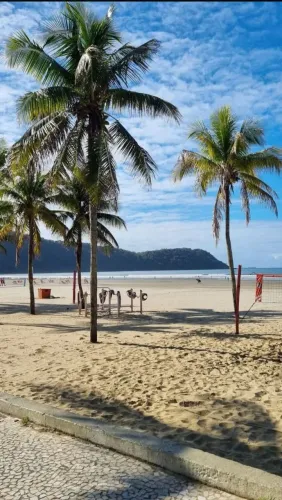Aluga apto temporada no praia Enseada Guarujá, ambiente seguro e familiar.