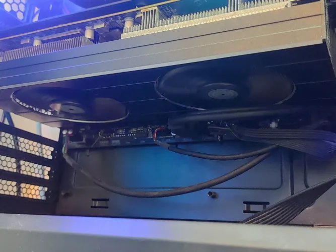 Placa de Vídeo AMD Radeon RX 5700 XT 8GB GDDR6 - Perfeito Estado
