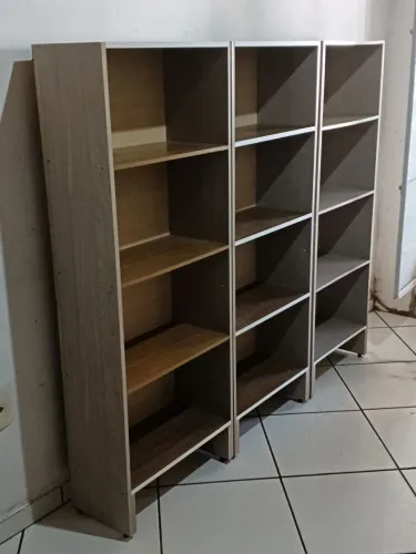 Multiuso restaurado firme com pezinho