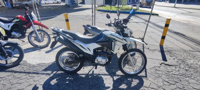 HONDA NXR BROS 160 BRANCA 2022 Shalon veículos Cariacica