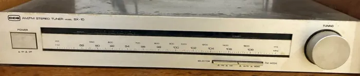TUNER AM & FM