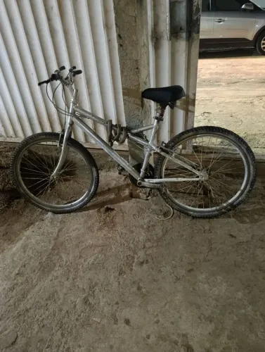 Vendo minha bicicleta 