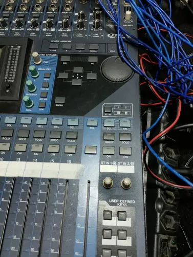 Mesa digital Yamaha 01v96 impecável 
