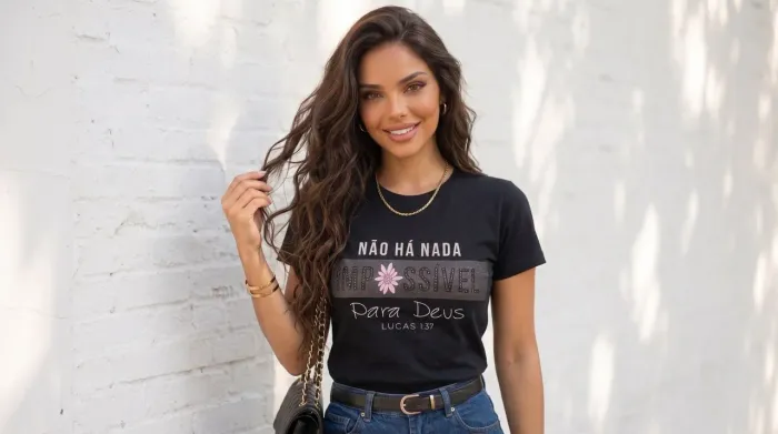 T-shirt feminina cristã preta M "não há nada impossível para Deus"
