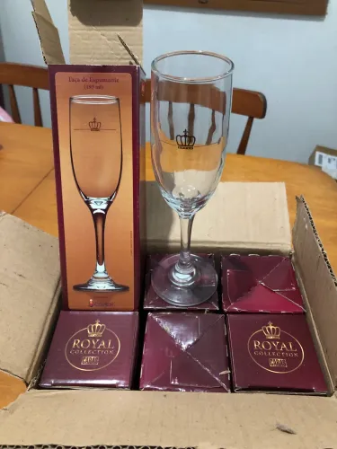 Conjunto de taças para espumantes