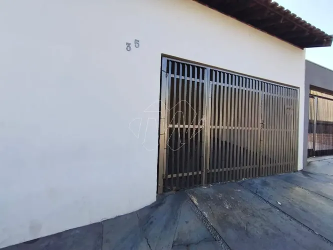 Locação de Casas / Padrão na cidade de Araraquara