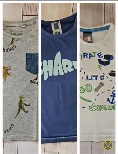 Kit com camisetas, tamanho 2 anos