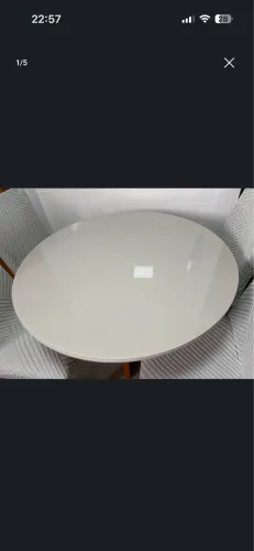 Vendo mesa redonda 4 cadeiras 