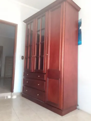 Guarda roupa de mogno 