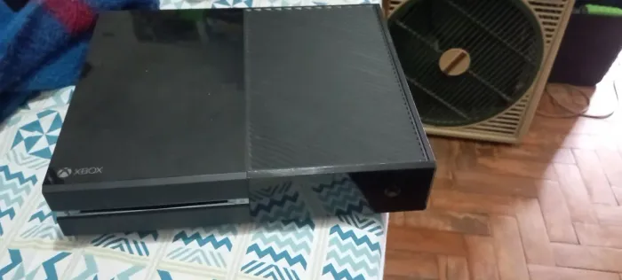 **Baixei** Xbox One Fat, p/ peças (sem wifi, placa power e HD), no estado e sem testes