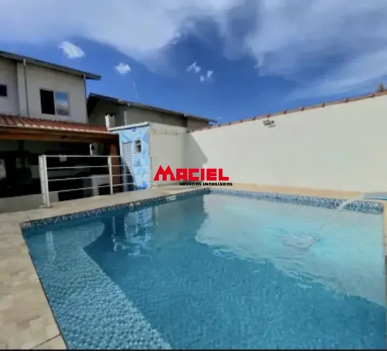 Casa em condomínio com Piscina, Campo Belo