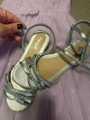 Vestido e sandália para menina de 9/10 anos