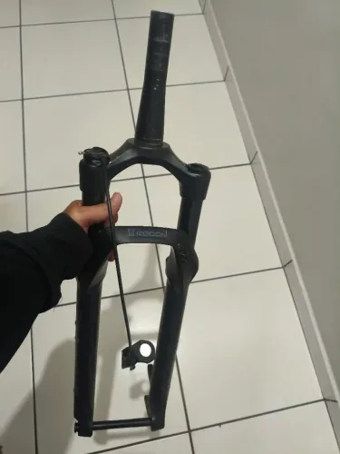 Suspensão rockshox Recon tapored 