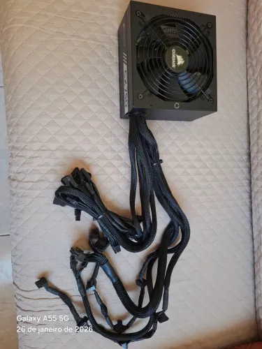 Fonte gamer corsair CX750 preta