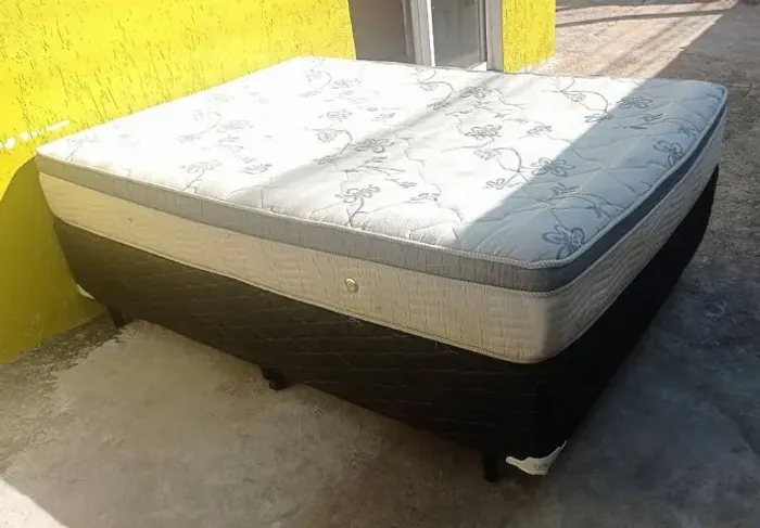 Cama casal Box