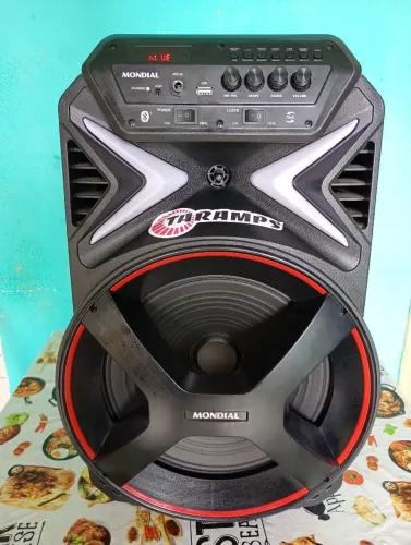 Vendo uma caixa de som 