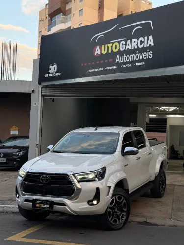 Toyota Hilux CD SRX Plus 4X4 2.8 TDI Die. Aut. 2024