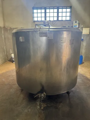 Resfriador de Leite Etscheid Techno 1.000L - Excelente Estado e Pronto para Uso