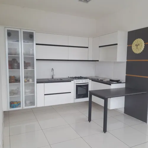 Cozinha do mostruário. Peça única no estado. Comcuba e torneira itens decorativos não. 
