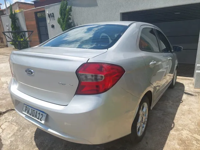 Ford KA+ Sedan 1.5 SEL 16V Flex 4P 2015