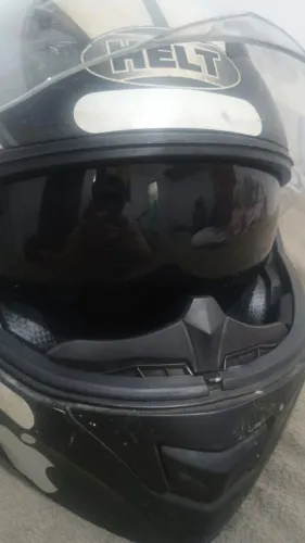 Capacete HELT usado