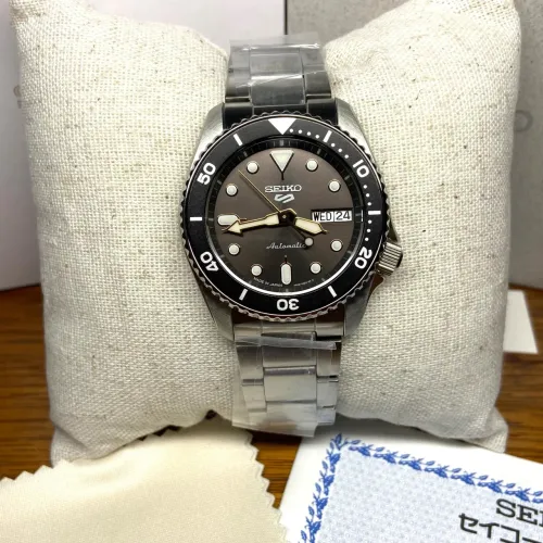 Relógio Seiko 5 Sports Reduced 38mm SRPL79 ponteiros dourados