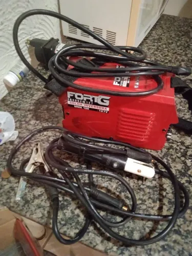 Máquina de solda forteg 100 anperes 127v preço 300 reais
