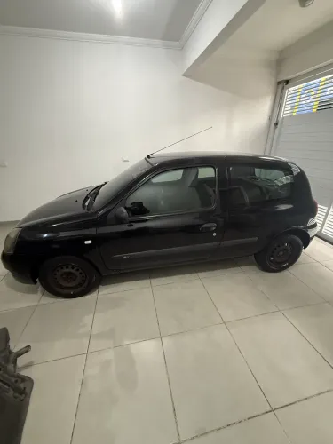 Renault Clio Hi-flex 1.0 16V 3P 2011