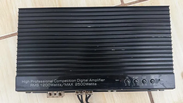 Módulo Roadstar Competition Digital 1200 Rms 