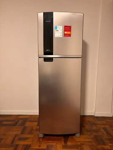 Vende se Refrigerador Brastemp BRM46 inox