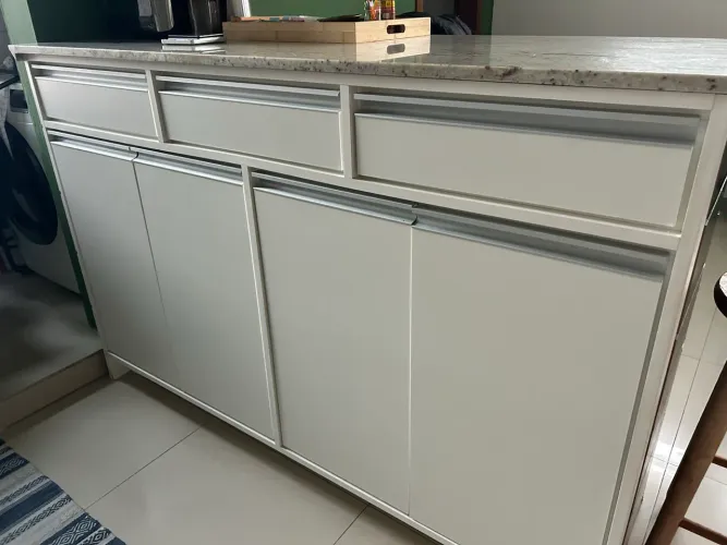 VENDO: Balcão de granito com gavetas e armários