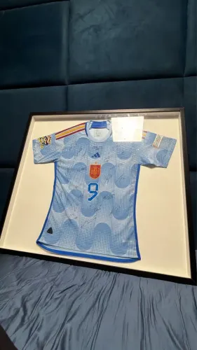 Vende-se camisa com assinatura dos jogadores ,camisa original e tem certificado 