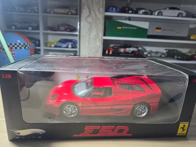 Miniatura 1.18 Ferrari F50 Hot wheels elite
