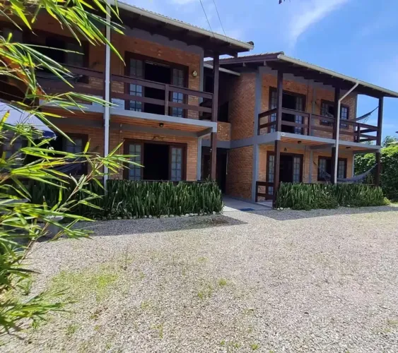 Pousada com 4 apartamentos na bela Lagoa da Conceição em Floripa