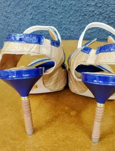 Sandália jorge Bischoff número 35